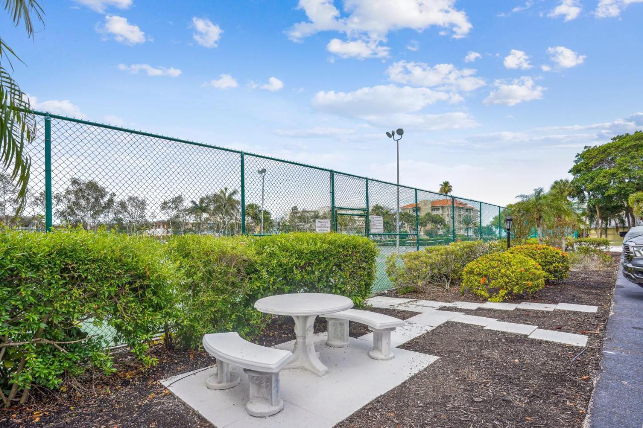 Bayshore Yacht & Tennis 216 Clearwater Beach Exterior photo
